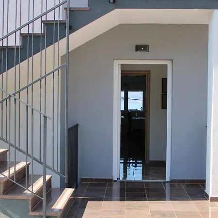 Ines 2 Apartment